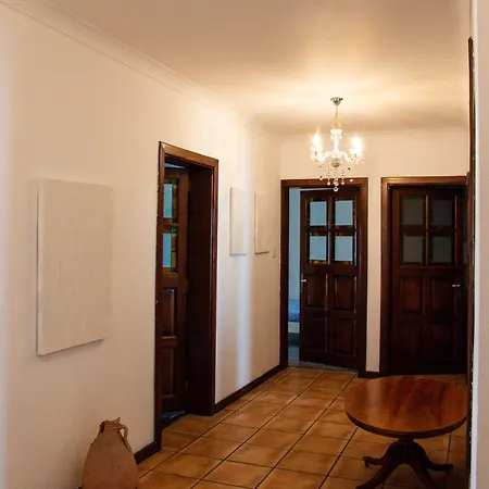 Apartament Bright 3-bedroom In *